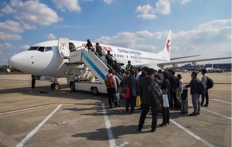 4-笫一次坐飛機(jī)登機(jī)流程 安檢門(mén)安檢注意事項(xiàng).jpg